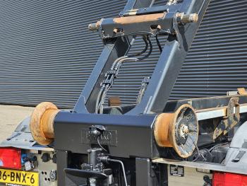 TGS 35.460 8x4-4 BL / VDL 30T HOOKLIFT